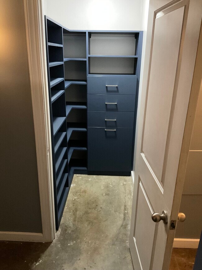 Building Photo - 701 Lamont St NW