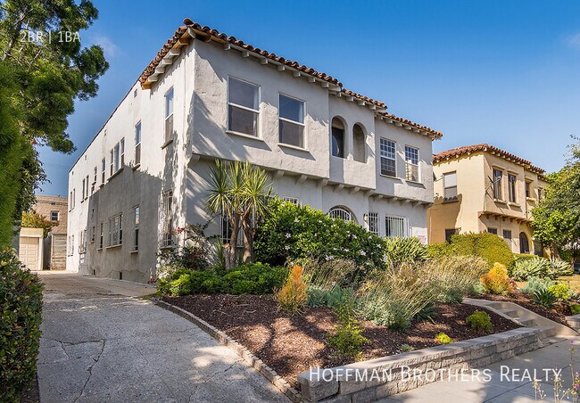 Building Photo - 6135 Saturn St