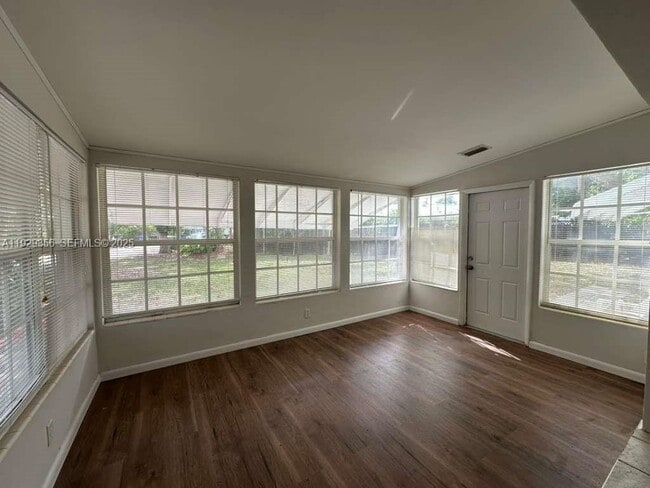 Building Photo - 1790 NE 18th St