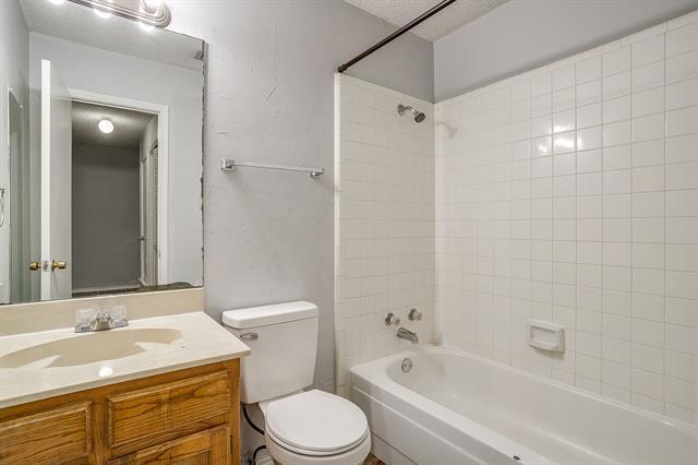 Building Photo - 926 Irene St