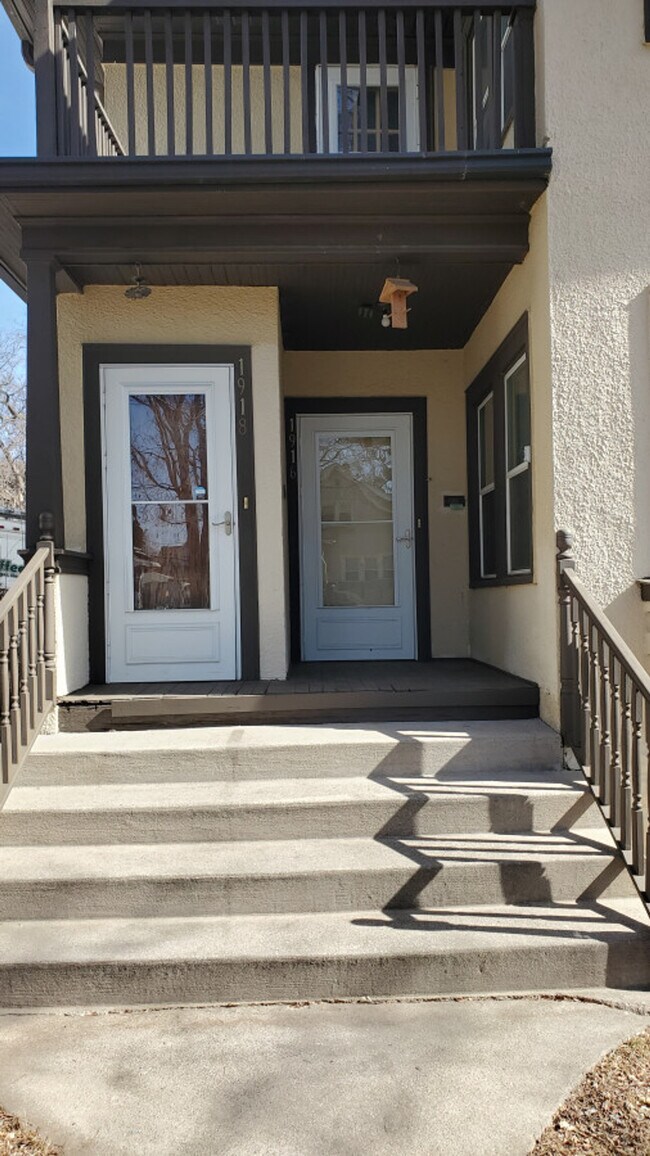 Building Photo - 1916 N Oliver Ave