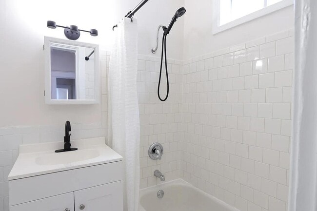 Building Photo - 1529 Madison Ave