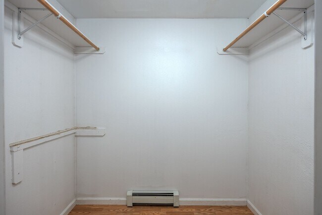 Building Photo - Spacious 5 Bedroom Home on 6 Acres – North Pole, Alaska