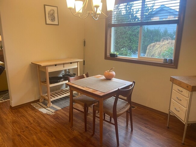 Building Photo - Lovely Single Level Holmes Harbor Home!