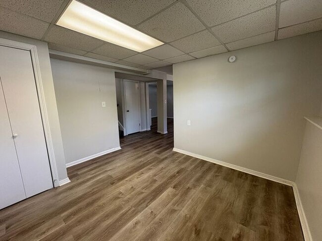 Building Photo - Comfortable 3-Bedroom Home with Fenced Yar...