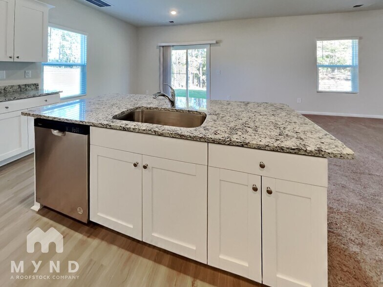 Building Photo - 330 Ivy Bank Dr