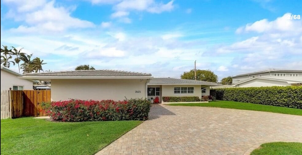 Building Photo - 2625 SE 5th St