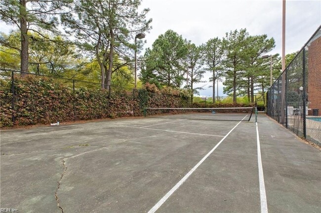 Building Photo - Ghent on the Square