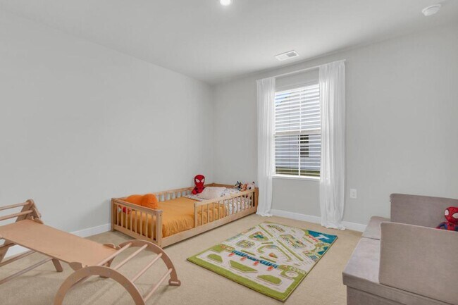 Building Photo - 922 Daylily Cir