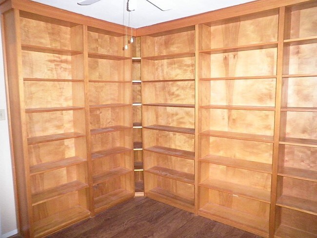 Building Photo - 1931 Ganyard Dr