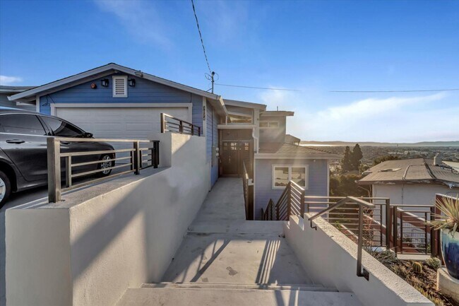 Building Photo - 3074 Malcolm Ave