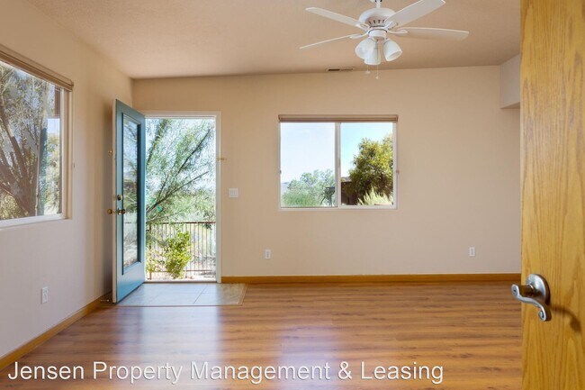 Building Photo - 3 br, 2 bath House - 712 N. Wisteria Way