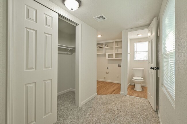 Building Photo - 3732 NW 26th St