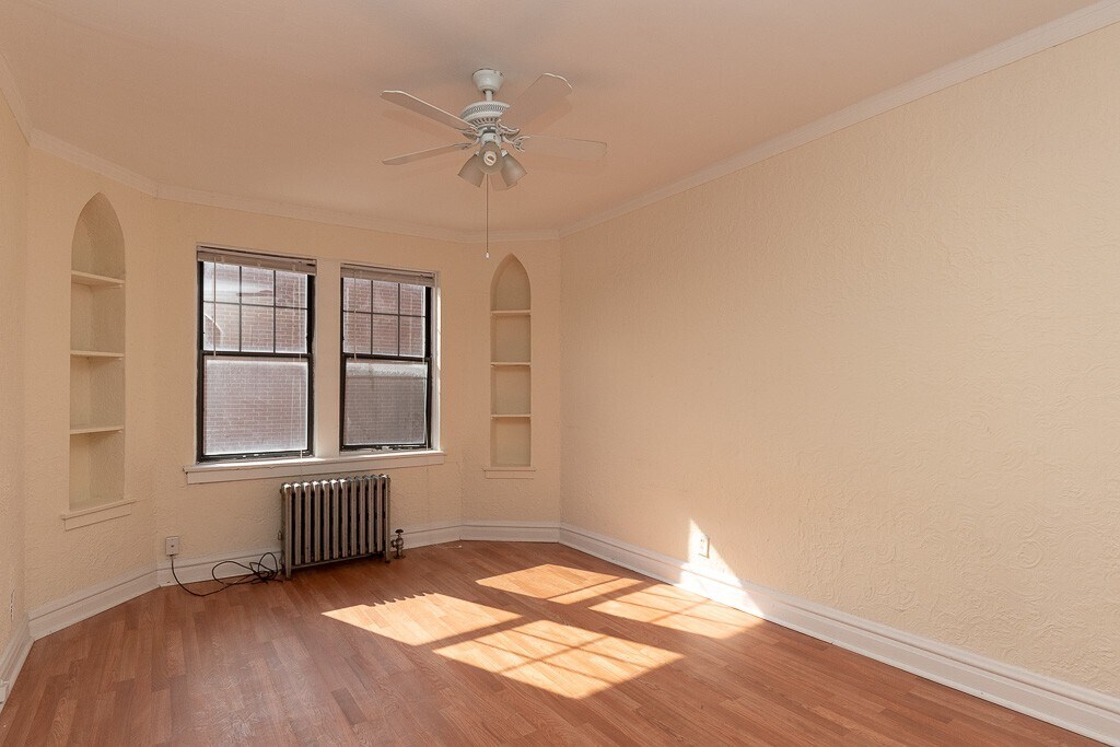 Building Photo - 4834 N Damen Ave