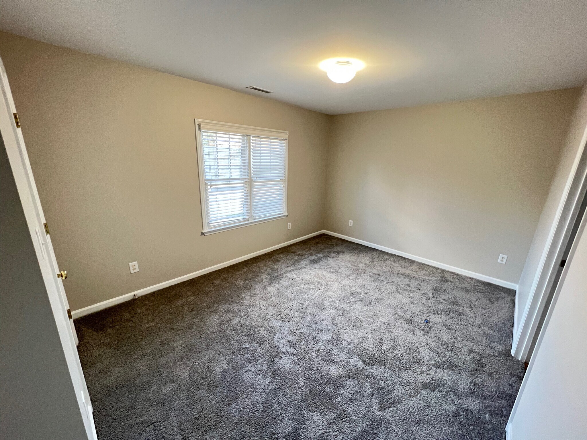 Building Photo - Room in Townhome on Governors Dr