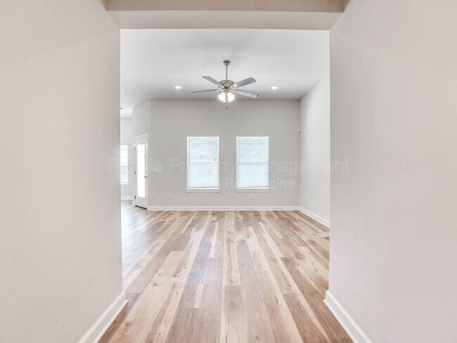 Building Photo - 608 Blue Fish Ct