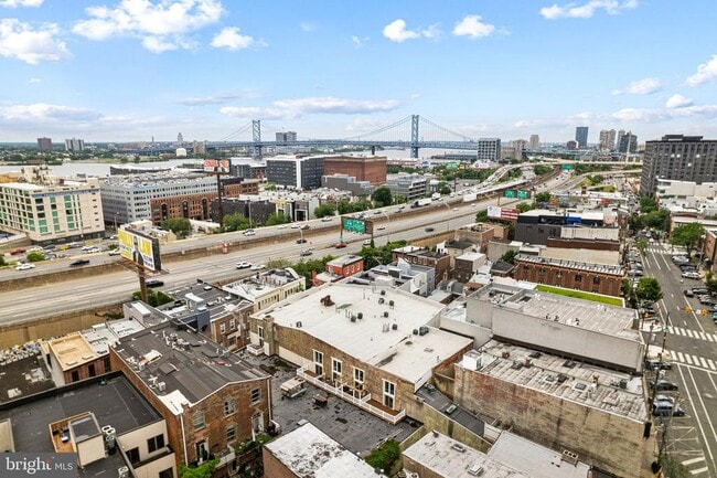 Building Photo - 810 N Hancock St