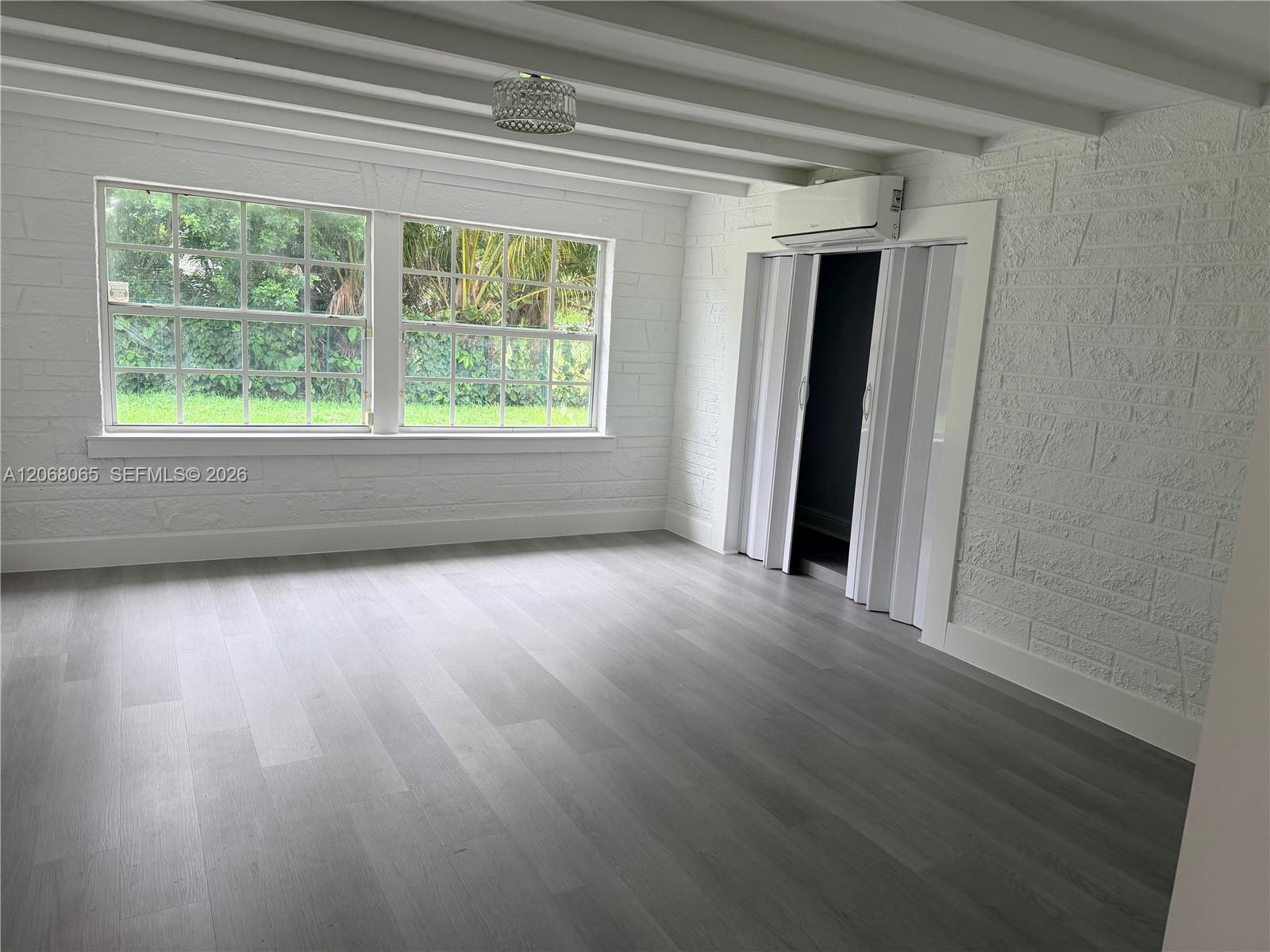 Building Photo - 650 SW 55th Ave