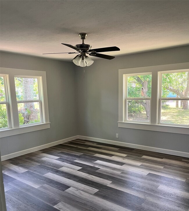 Building Photo - 1320 Montezuma St