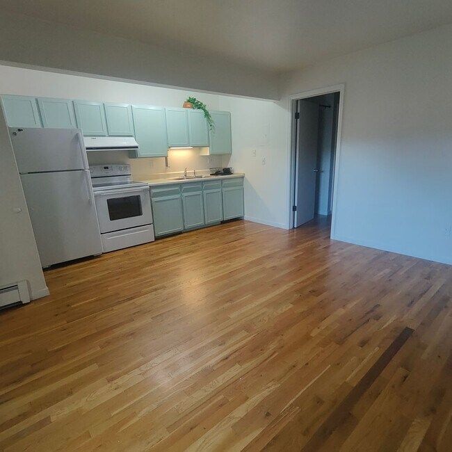 Building Photo - *ALL UTITLITIES INCLUDED* Spacious 1 Bedroom Condo for Rent in Niwot