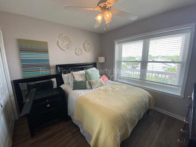 Building Photo - 1412 1st St N