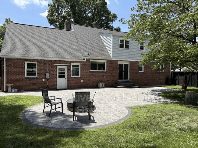 Building Photo - 1300 Elk Ave