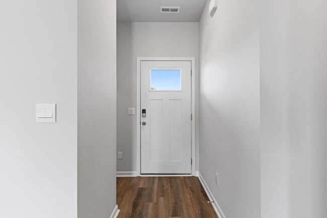 Building Photo - 11 Bonaparte St