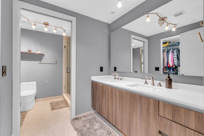 Building Photo - 488 NE 18th St