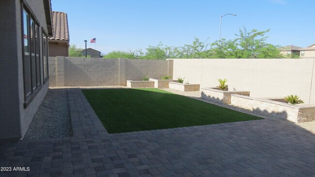 Building Photo - 5862 N 86th Dr