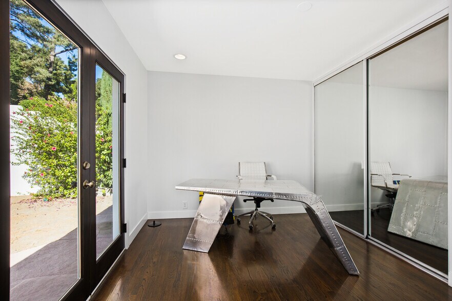 Building Photo - 4007 Sumac Dr