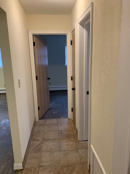 Building Photo - 859 St Paul Ave