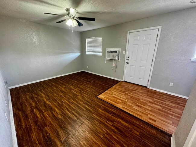 Building Photo - 1710 10th St