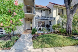 Building Photo - 5673 Fairway Park Dr