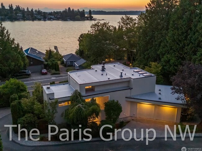 Building Photo - Stunning 3 Story Kirkland Water View Home ...