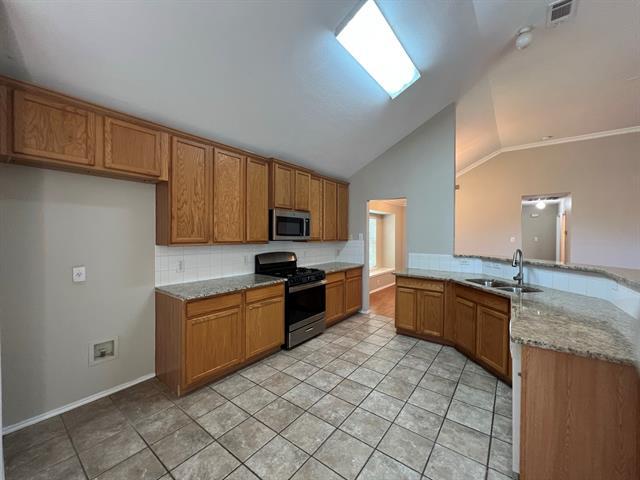 Building Photo - 217 Willowlake Dr
