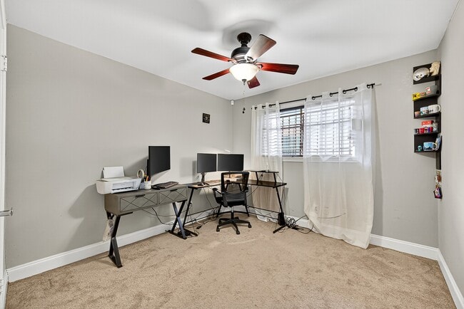 Building Photo - 9402 Meadowcroft Dr