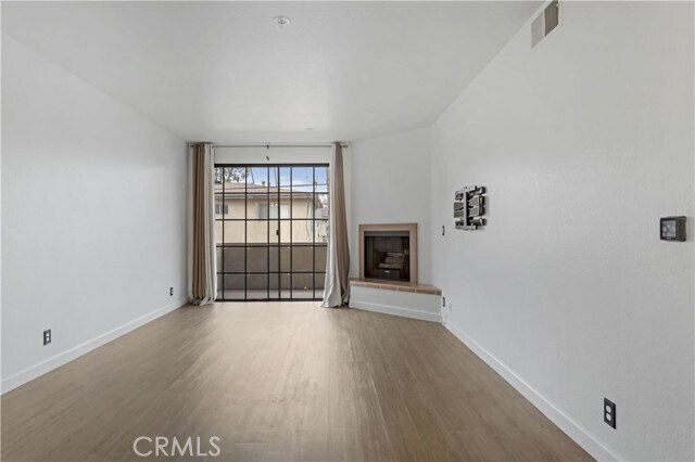 Building Photo - 221 S Oak Knoll Ave