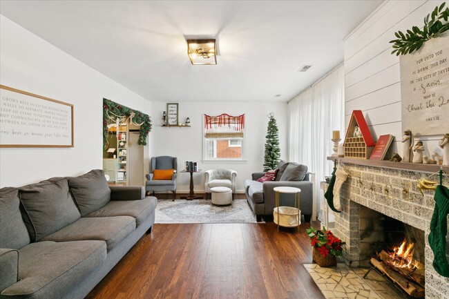 Building Photo - 18 S Greenfield Ave