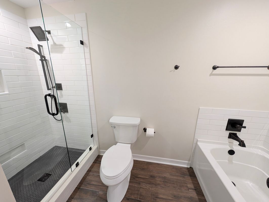 Building Photo - 531 Pine Hills Dr