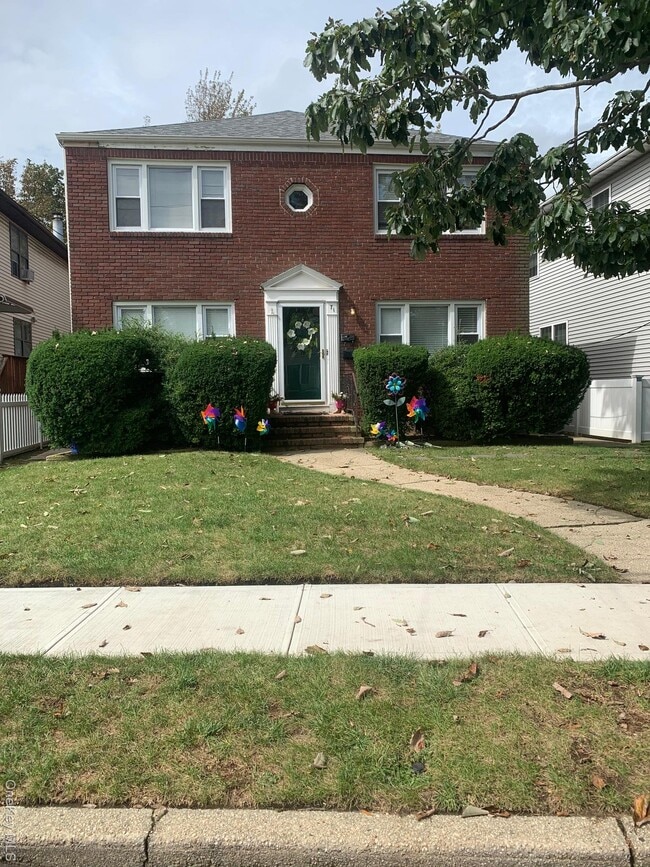 Primary Photo - 71 Evergreen Ave
