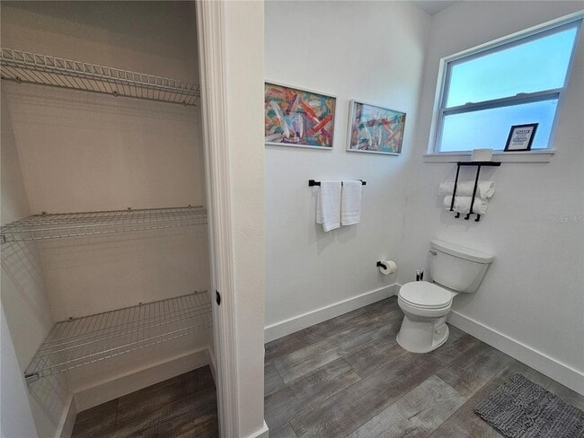 Building Photo - 2075 Jewell Ave