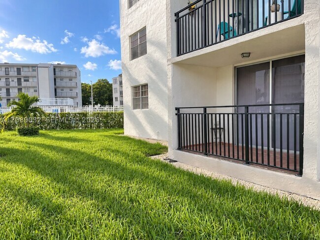 Building Photo - 14150 SW 84th St