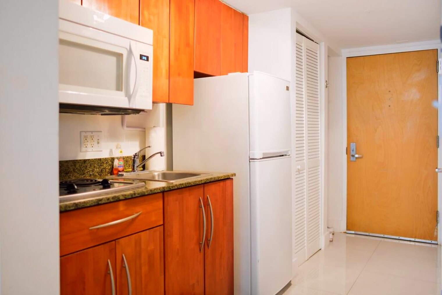 Building Photo - 1 SE 12th St