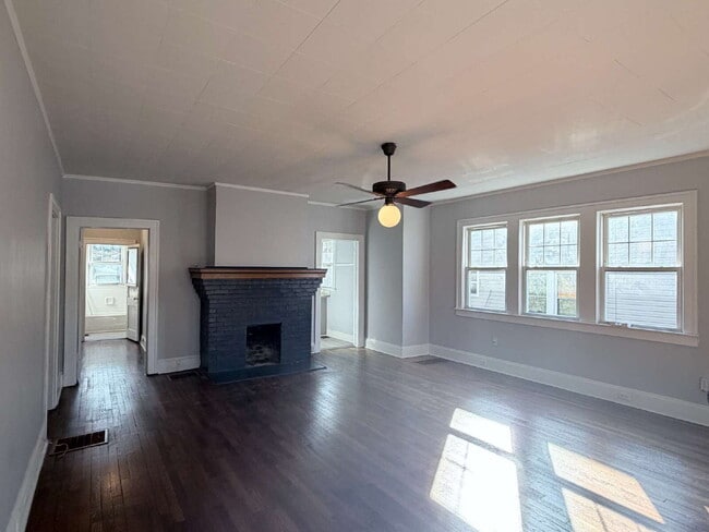 Building Photo - Rare Downtown Asheville Rental: 3BR/2BA House with Huge Yard & City Convenience- Dogs allowed!