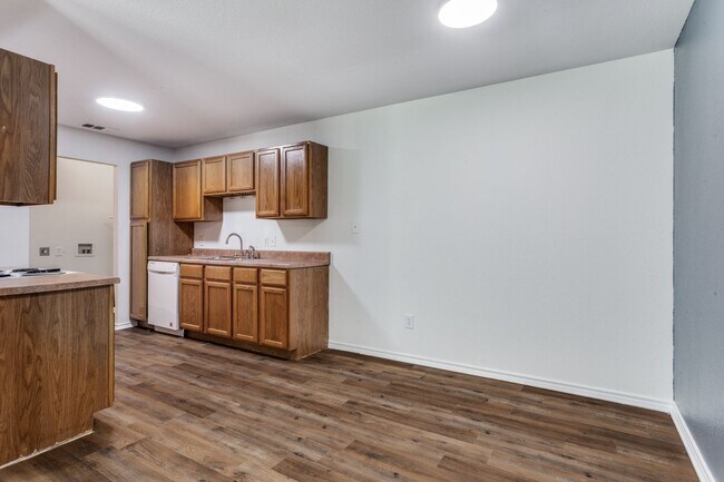 Building Photo - 8118 Marydean Ave