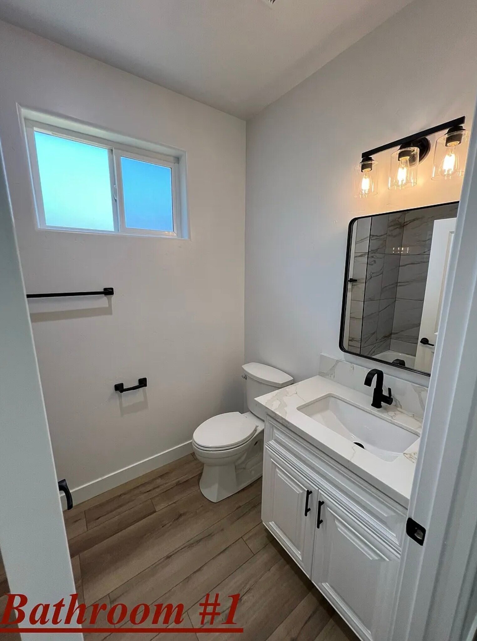 Building Photo - 590 N Lincoln Ave