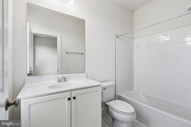 Building Photo - 602 Watermans Dr