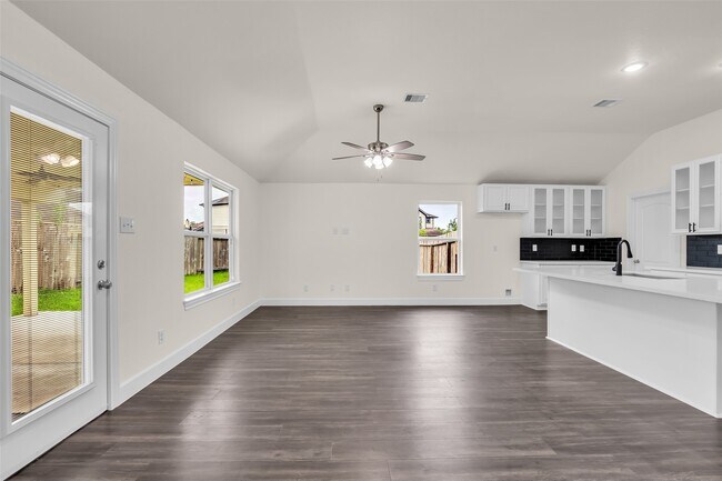 Building Photo - 11919 Prosperity Point Dr