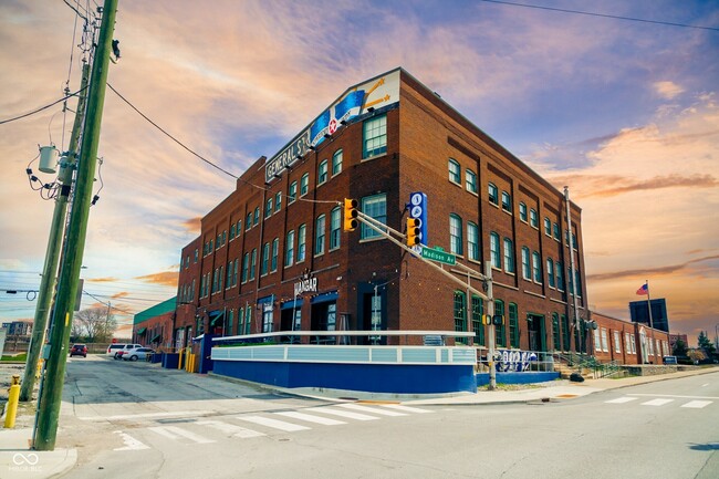 Building Photo - 501 Madison