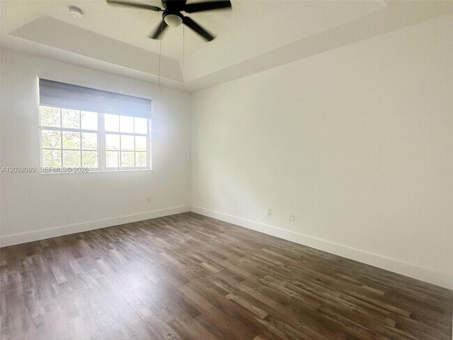 Building Photo - 662 NE 21st Terrace